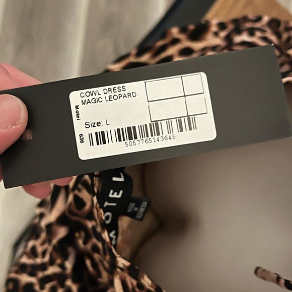 Animal prints mini dress • Large - Picture 5 of 5